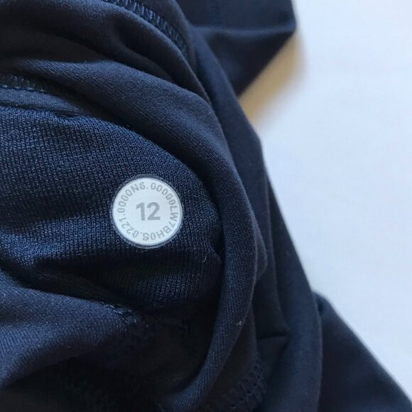 Lululemon Wunder Train Bike Shorts Womens 12 Navy Blue High Rise Waist 6" Inseam - Picture 6 of 9